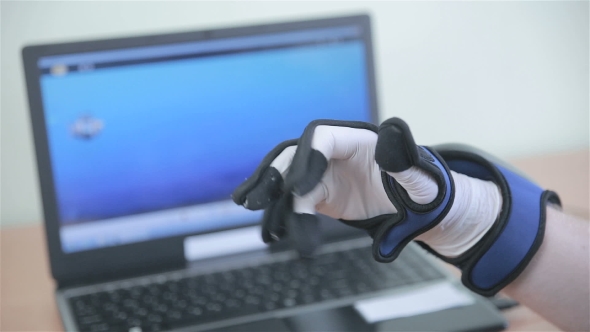 Cybergloves - Pro e contro dei guanti VR